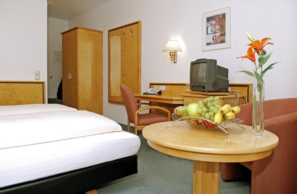 Matchpoint Hotel Altdorf bei Nürnberg Zimmer foto